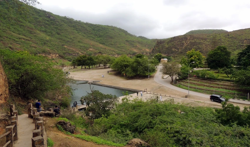 Comprehensive Guide to Ain Razat Area in Salalah